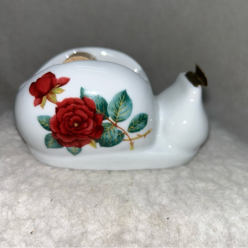 House of Prill Porcelain vtg tape dispenser white red roses Snail figurre  4.5"